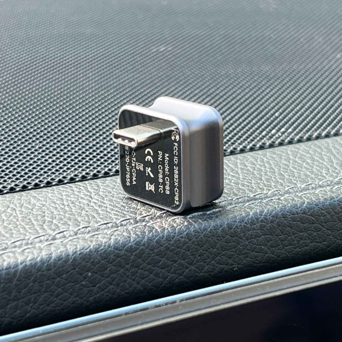 Ottocast® Mini Cube 3.0 Wireless CarPlay und Android Auto Adapter